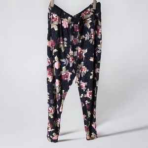 Carisma pajama dark florals design women's pj bottoms size Large